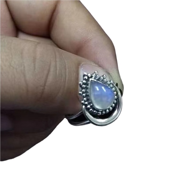Antique Silver Teardrop Moonstone Ring - Picture 3 of 4